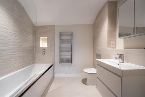 1 bedroom flat for sale, High Street, Ewell, Epsom