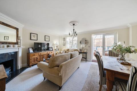 6 Parkside Mews, Warlingham, CR6 9PU