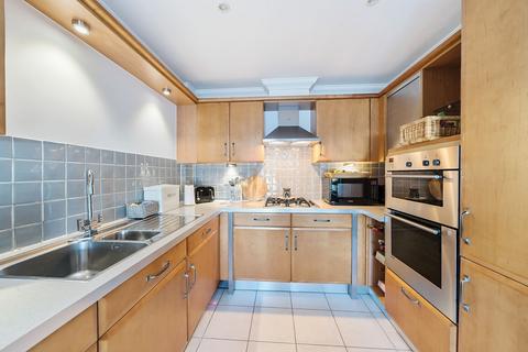 6 Parkside Mews, Warlingham, CR6 9PU