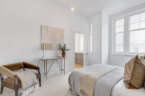 4, Cardigan Mansions, 19 Richmond Hill, Richmond, TW10 6RD