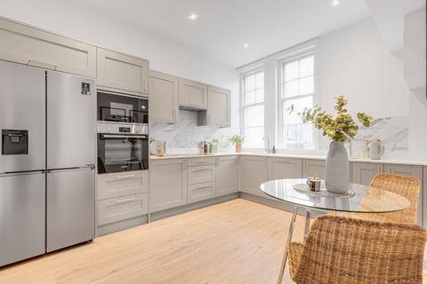 4, Cardigan Mansions, 19 Richmond Hill, Richmond, TW10 6RD