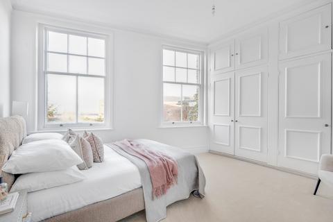 4, Cardigan Mansions, 19 Richmond Hill, Richmond, TW10 6RD