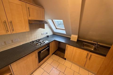 2 bedroom flat to rent, Lawson Road, Poole, BH12