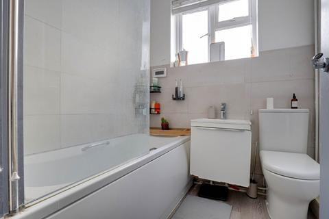 209 Hemdean Road, Caversham, Reading, RG4 7QX