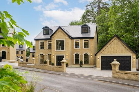 5 bedroom detached house for sale, 4 Redwood Court, Gowerton