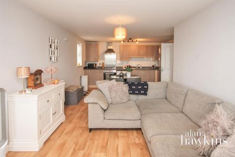 149 Cloatley Crescent, Royal Wootton Bassett, Swindon, SN4 7FX