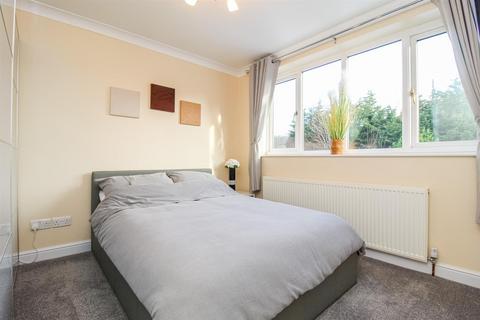 69 Westways, Wrenthorpe, Wakefield, WF2 0TH