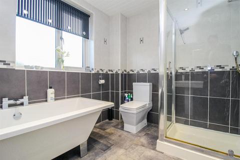 69 Westways, Wrenthorpe, Wakefield, WF2 0TH