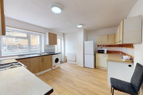 5 bedroom semi-detached house to rent, Moulsecoomb Way, Moulsecoomb, Brighton, BN2