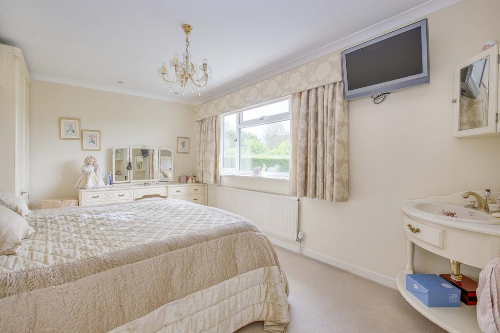 4 Gables Close, SL9 0 PR (LOW RES)-9