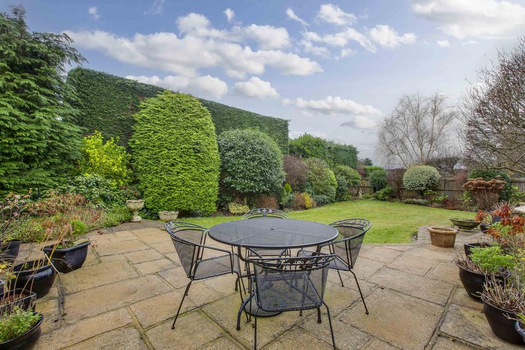 4 Gables Close, SL9 0 PR (LOW RES)-17