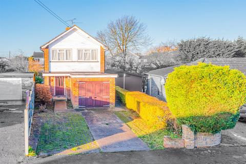 7 Burnham Road, Hullbridge, Hockley, SS5 6BG