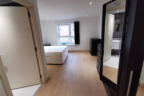 3 bedroom apartment to rent, Westferry road , Canary Wharf E14