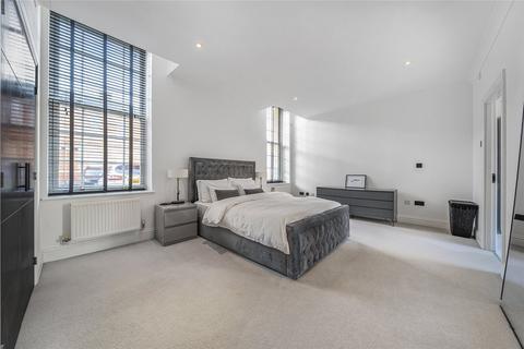 8, Harvey Court Sandy Mead, Epsom, KT19 7NH