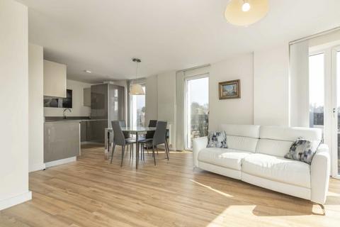 2 bedroom flat for sale, Finchley Road, London NW11