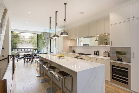 48 Lamont Road, London, SW10 0HX