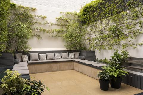 48 Lamont Road, London, SW10 0HX