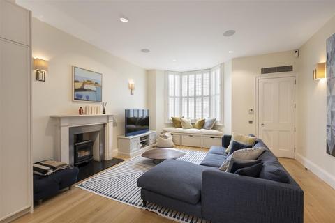 48 Lamont Road, London, SW10 0HX