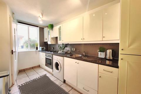 45 Aspern Grove, London, NW3 2AU