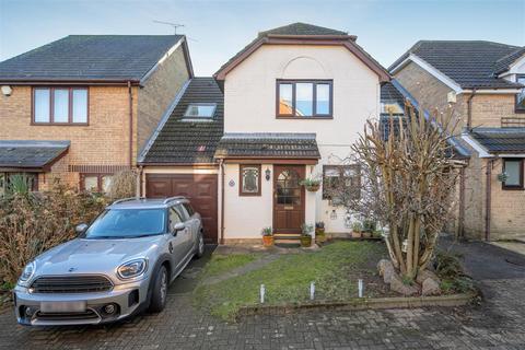 3 bedroom semi-detached house for sale, St. Christophers Gardens, Ascot