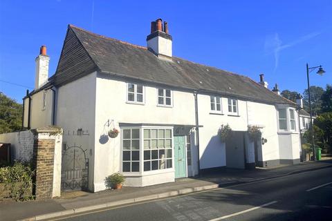 24 West Street, Carshalton, SM5 2QG