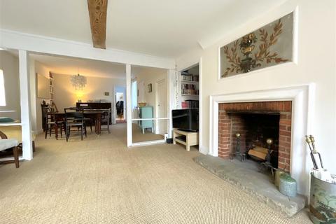 24 West Street, Carshalton, SM5 2QG