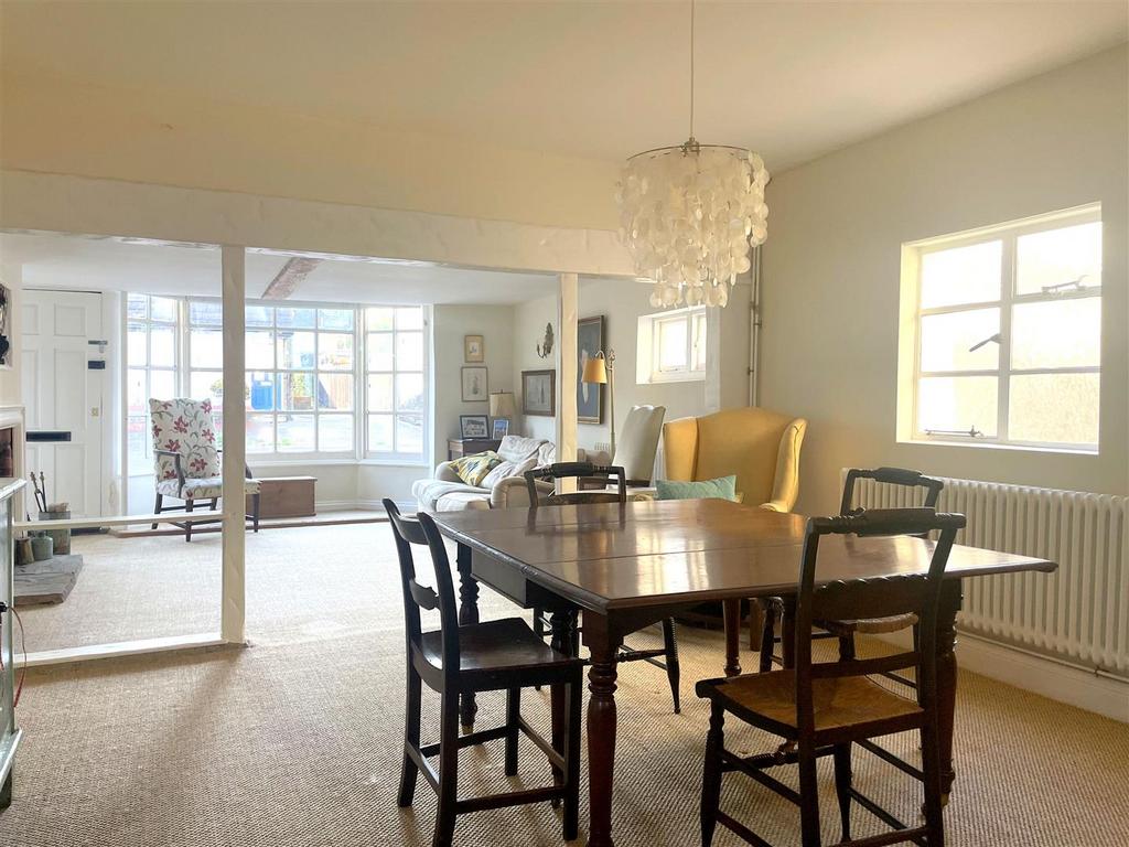 Dining room.jpg