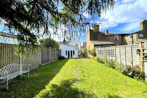 24 West Street, Carshalton, SM5 2QG