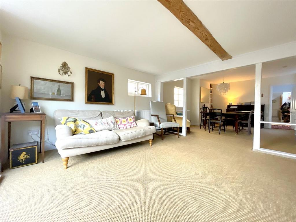 Lounge2.jpg