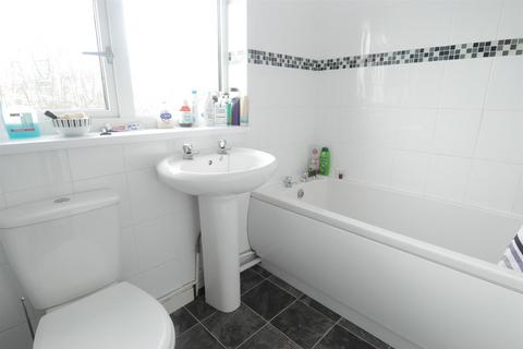 1 bedroom in a house share to rent, Chertsey Rise, Stevenage