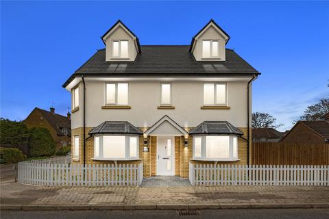 4 bedroom detached house for sale, Bridge Street, Noak Bridge, Essex, SS15