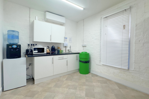 Office to rent, Plumstead High Street, London