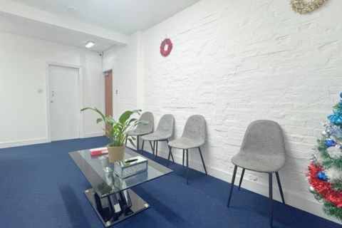 Office to rent, Plumstead High Street, London