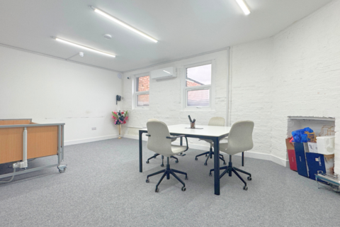 Office to rent, Plumstead High Street, London