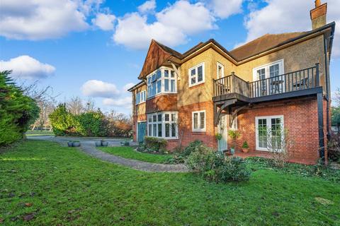 6 bedroom detached house for sale, Upland Road, Sutton SM2