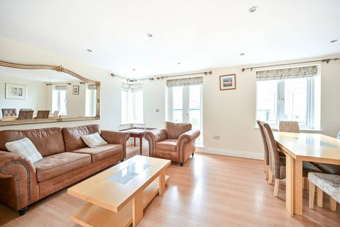 3 bedroom flat to rent, Strand Drive, Kew, Richmond, TW9