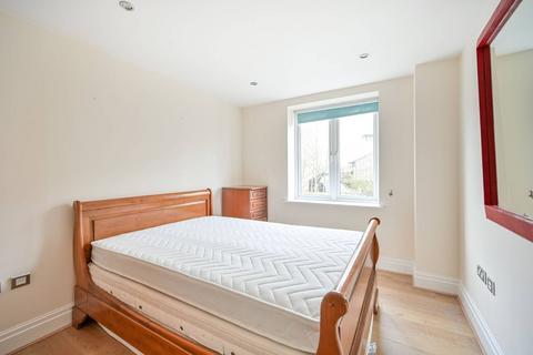 3 bedroom flat to rent, Strand Drive, Kew, Richmond, TW9