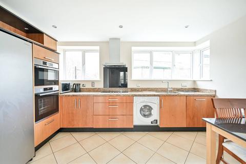 3 bedroom flat to rent, Strand Drive, Kew, Richmond, TW9