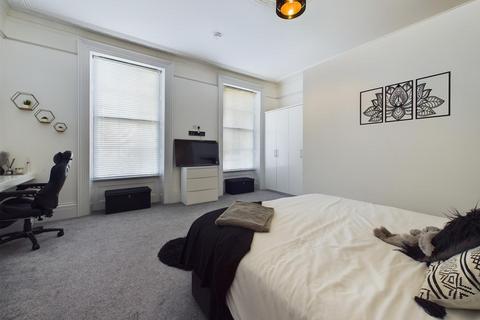 1 bedroom apartment for sale, Exceptionally large 1 bedroom apartment with parking