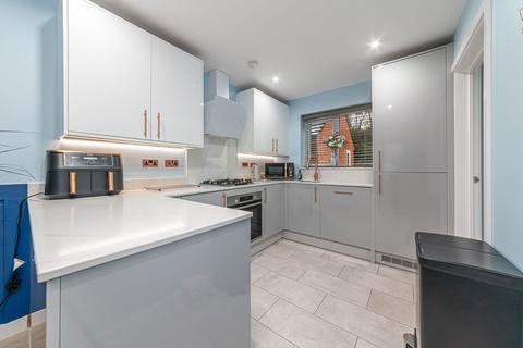 16 Centenary Way, Raunds, Wellingborough, NN9 6UL
