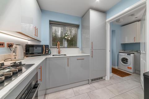 16 Centenary Way, Raunds, Wellingborough, NN9 6UL