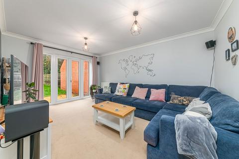 16 Centenary Way, Raunds, Wellingborough, NN9 6UL