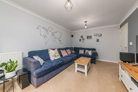 16 Centenary Way, Raunds, Wellingborough, NN9 6UL