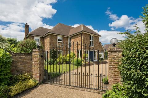 4 bedroom detached house to rent, Cranford Rise, Esher, Surrey, KT10