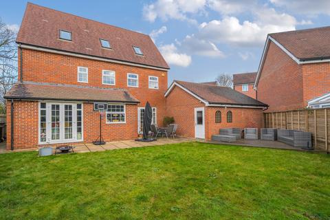 5 bedroom detached house for sale, Grayling Close, Godalming, GU7