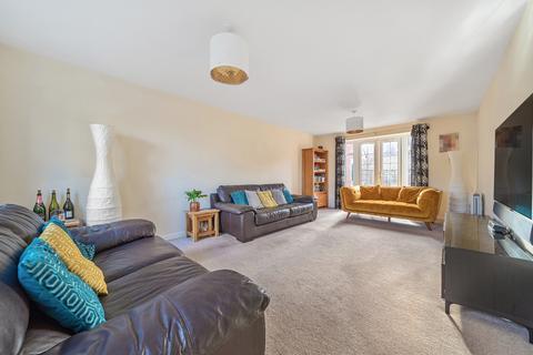 39 Grayling Close, Godalming, GU7 1AG