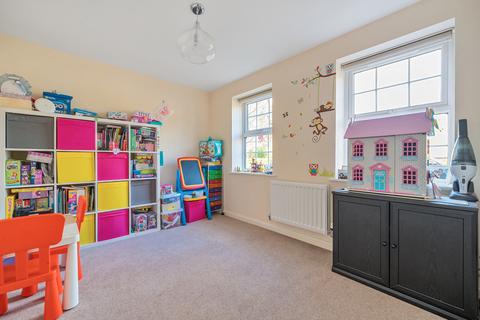 39 Grayling Close, Godalming, GU7 1AG