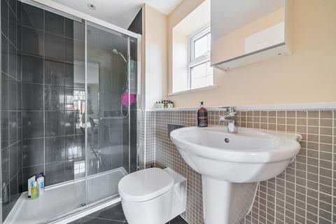 39 Grayling Close, Godalming, GU7 1AG