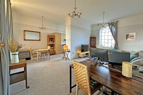 8 Lower Cloister Walk, Exminster, Exeter, EX6 8TZ