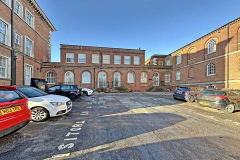 8 Lower Cloister Walk, Exminster, Exeter, EX6 8TZ